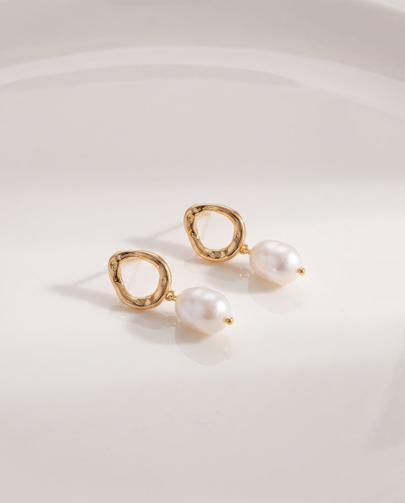 Twist Ring Baroque Pearl Drops