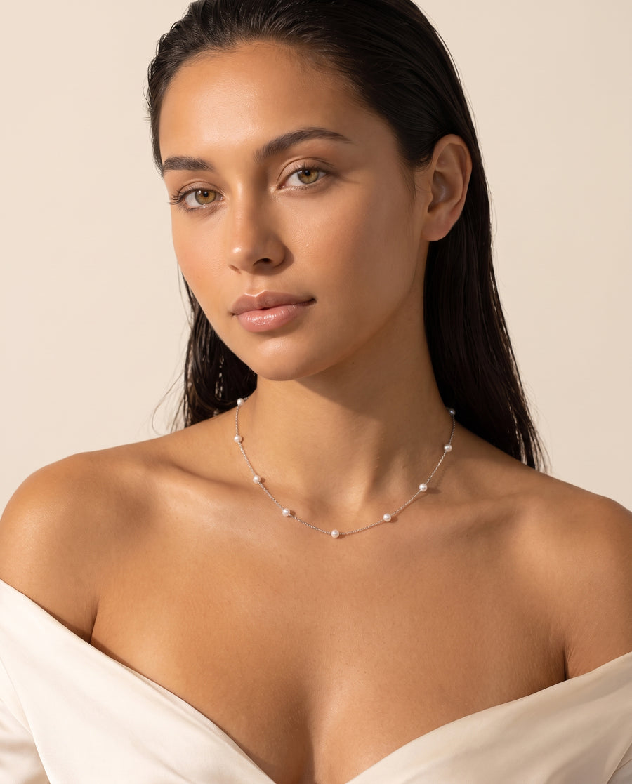 Pearl Station Necklace freshwater pearl necklace front view on the collarbones